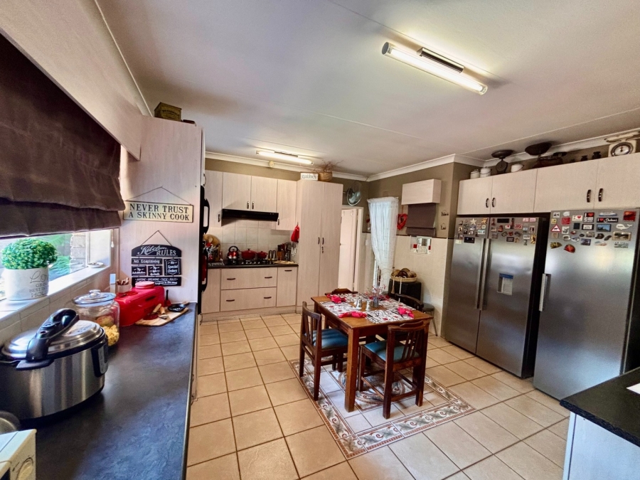 4 Bedroom Property for Sale in Wilkoppies North West